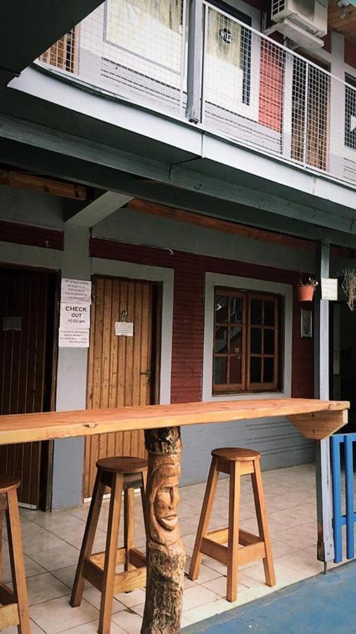 Hostel Nashe プエルト・イグアス エクステリア 写真
